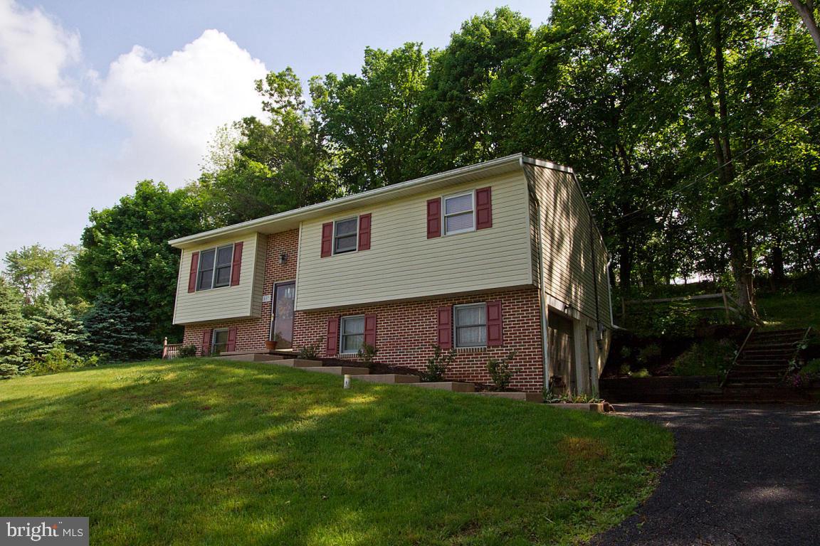 697 White Oak Road Manheim, PA 17545 - Photo 4 of 45