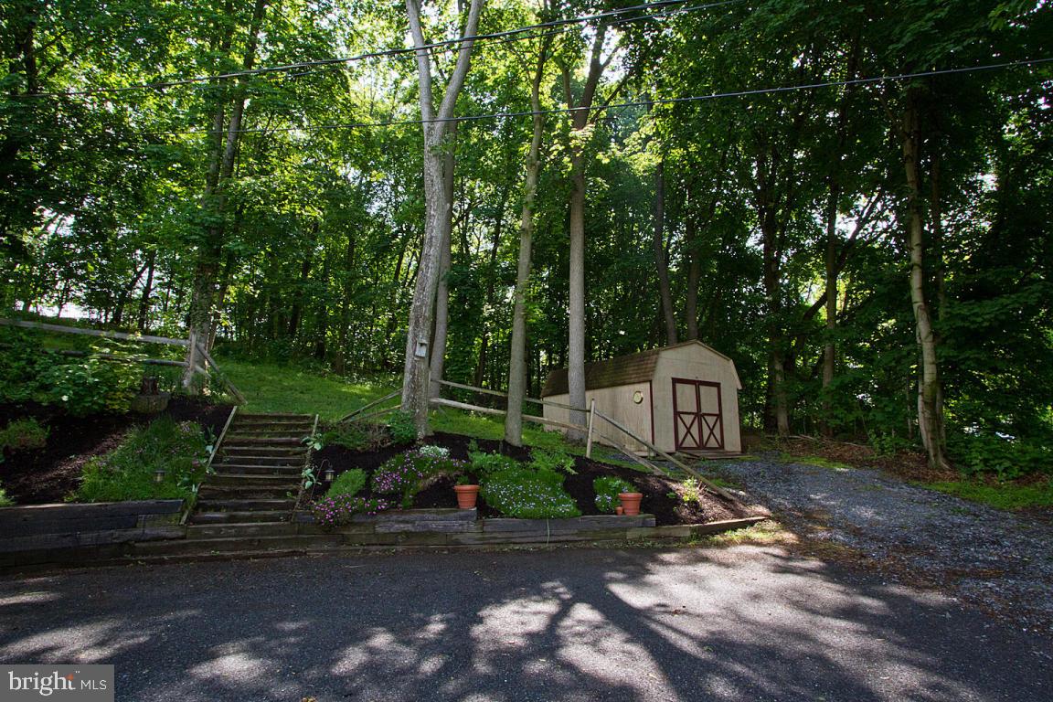 697 White Oak Road Manheim, PA 17545 - Photo 36 of 45