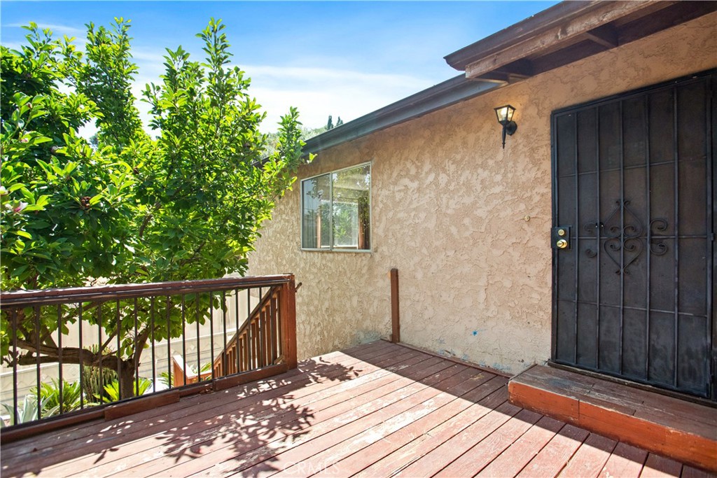 5335 Monterey Road Los Angeles, CA 90042 - Photo 7 of 33