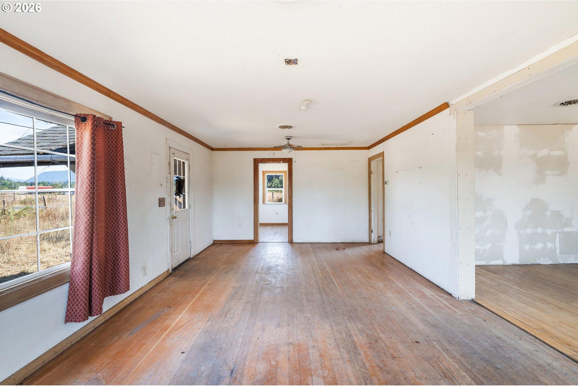 38542 Dexter Road Dexter, OR 97431 - Photo 3 of 16 Gallery Image 3