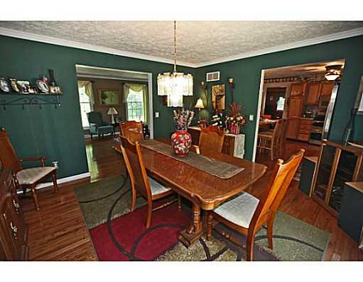 243 Welsh Road Valencia, PA 16059 - Photo 7 of 20 Dining Room.