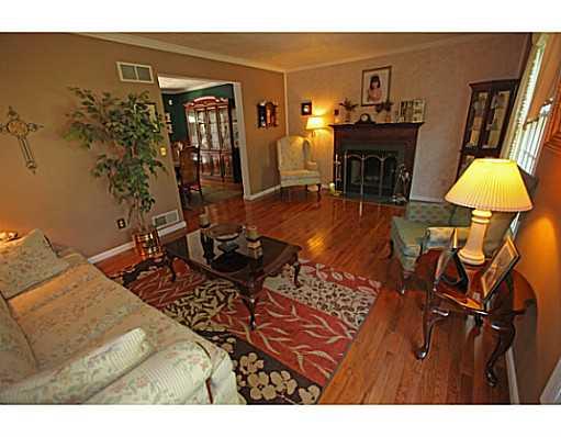243 Welsh Road Valencia, PA 16059 - Photo 8 of 20 Living Room.
