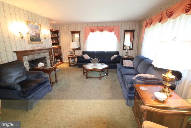 1323 Lenore Road Jenkintown, PA 19046 - Photo 5 of 64