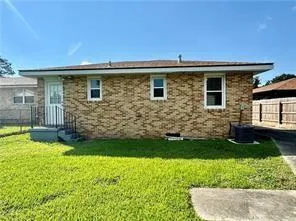 $1,300 | 2335 Plaza Drive, Chalmette, LA 70043
