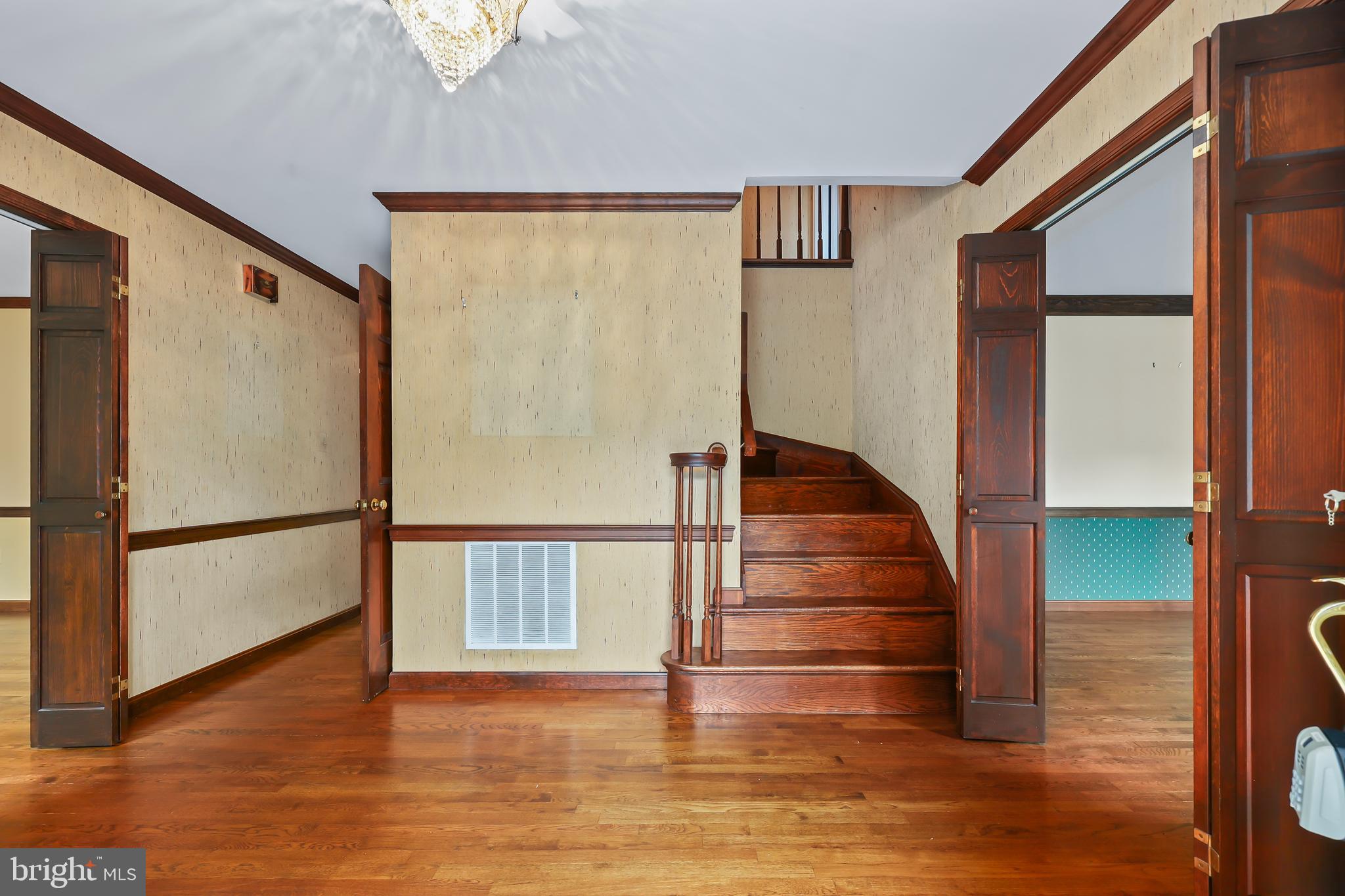 11625 Deer Forest Road Reston, VA 20194 - Photo 5 of 59 Gallery Image 5