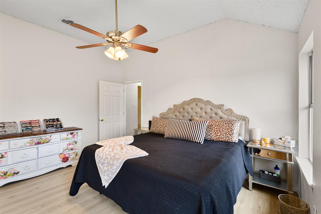 101 St James Court Rhome, TX 76078 - Photo 11 of 19
