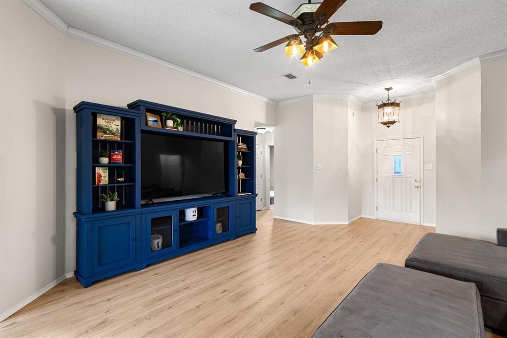 101 St James Court Rhome, TX 76078 - Photo 6 of 19
