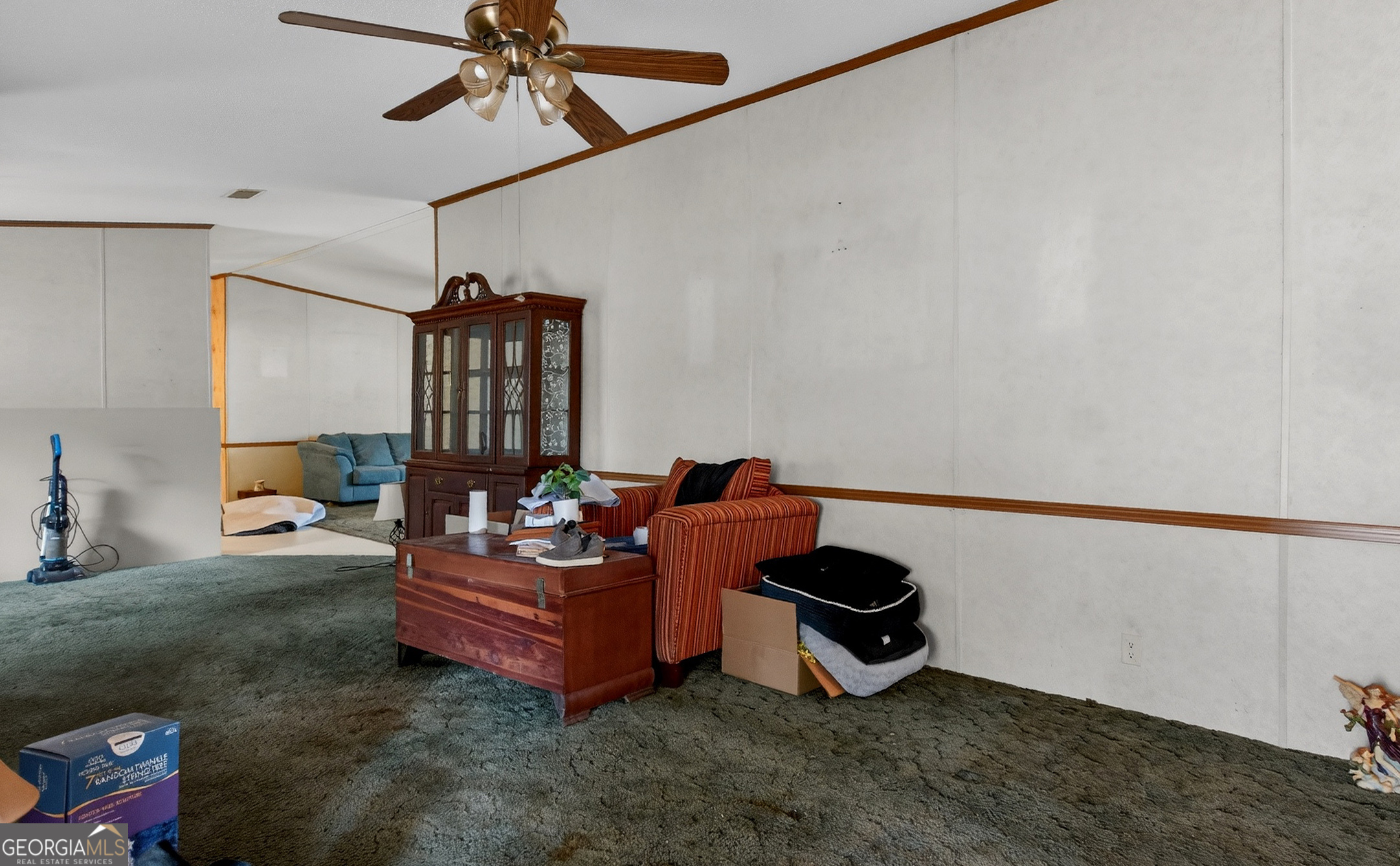 345 Robert Taylor Road LaGrange, GA 30240 - Photo 4 of 15 a living room with furniture