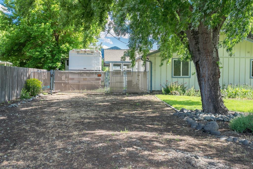 12353 Blackwell Road Central Point, OR 97502 - Photo 4 of 33 Additional Photo