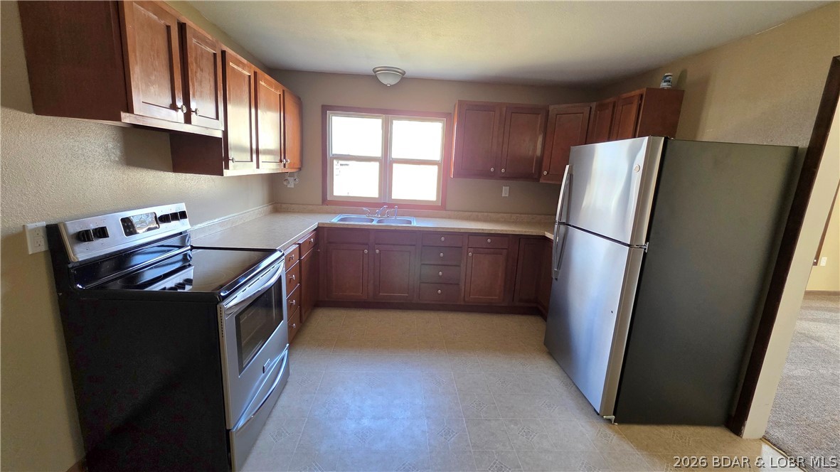 305 South Maple Avenue Versailles, MO 65084 - Photo 12 of 28