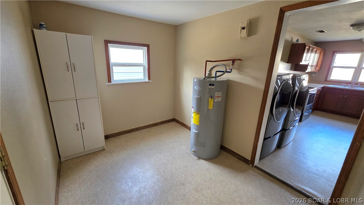 305 South Maple Avenue Versailles, MO 65084 - Photo 22 of 28