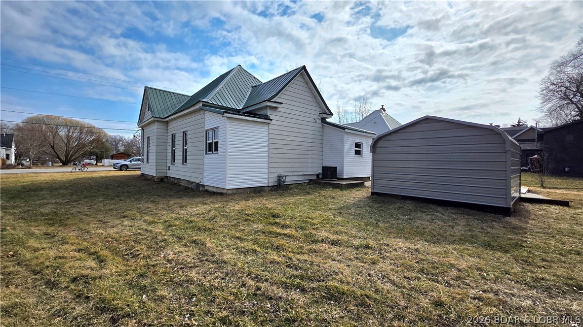 305 South Maple Avenue Versailles, MO 65084 - Photo 3 of 28