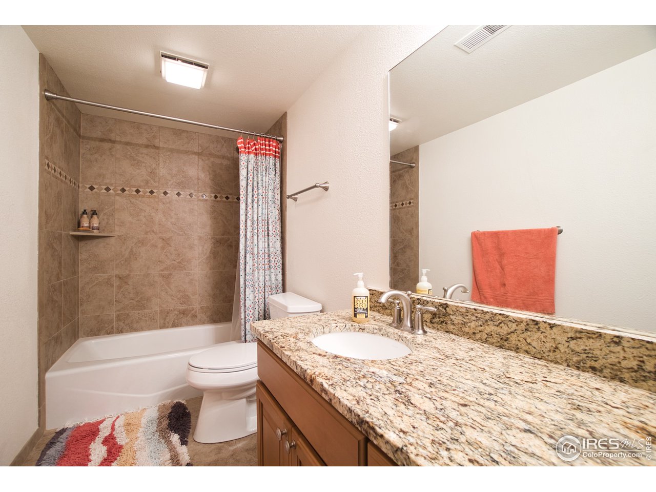 601 Brook Road Boulder, CO 80302 - Photo 25 of 37 Main Floor Bath