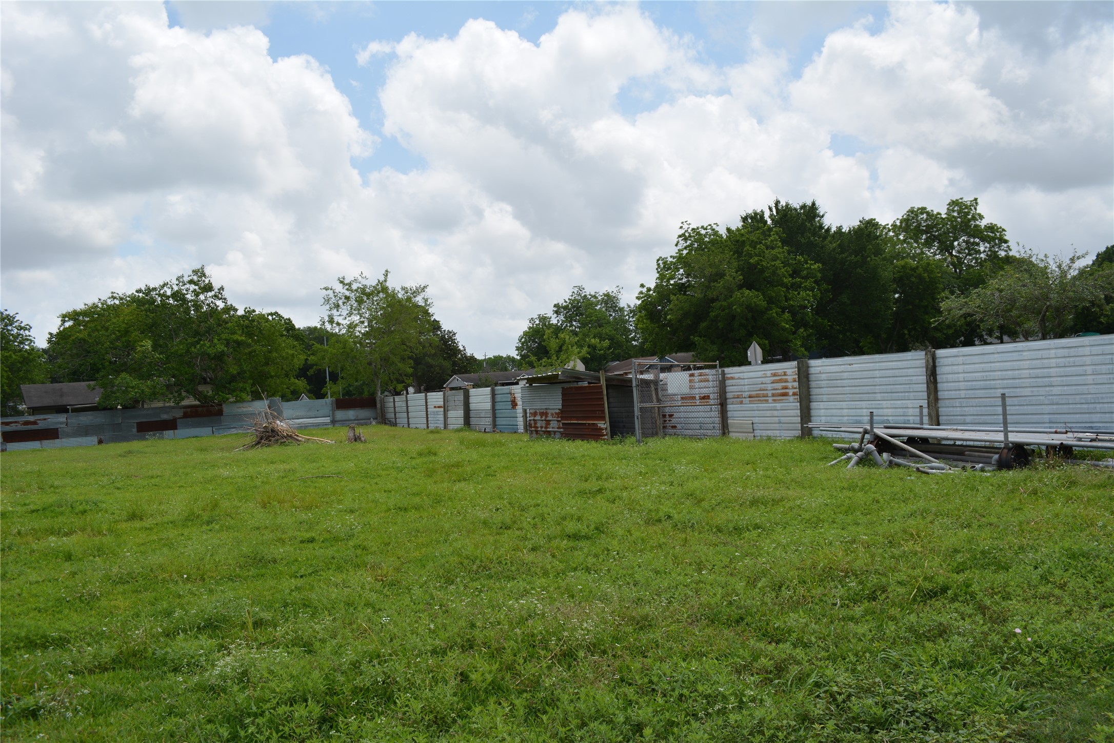 0 Reed Road Houston, TX 77033 - Photo 4 of 24 a view of backyard with green space