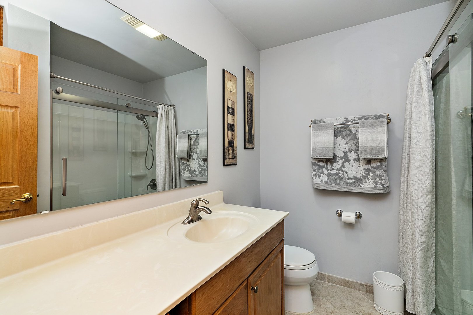 440 Raintree Court, Unit 3L Glen Ellyn, IL 60137 - Photo 12 of 23 Gallery Image 12