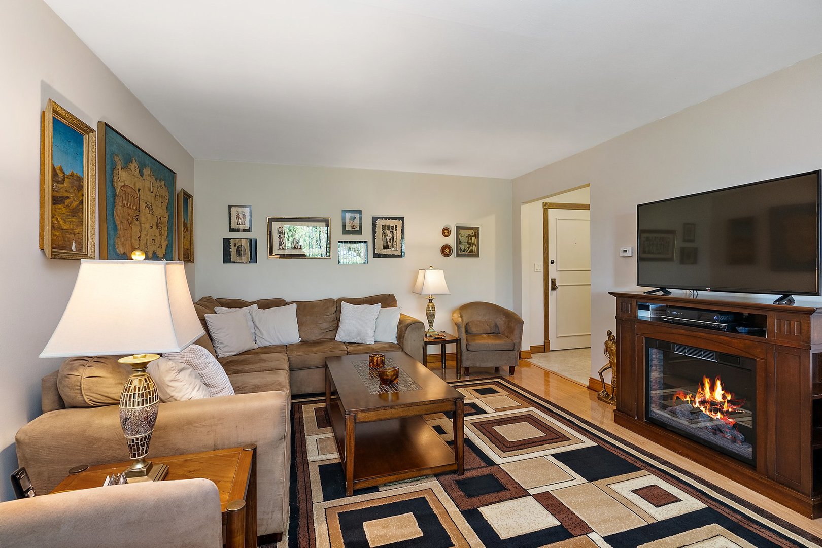 440 Raintree Court, Unit 3L Glen Ellyn, IL 60137 - Photo 3 of 23 Gallery Image 3