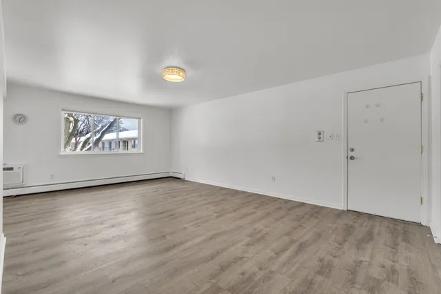 $174,900 | 4113 Telegraph Road, Unit A214, Bloomfield Hills, MI 48302