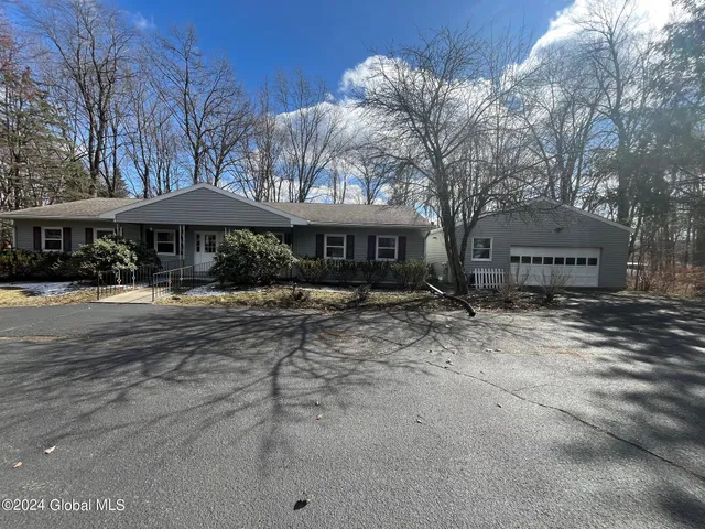 $389,400 | 1612 Crescent Road, Clifton Park, NY 12065