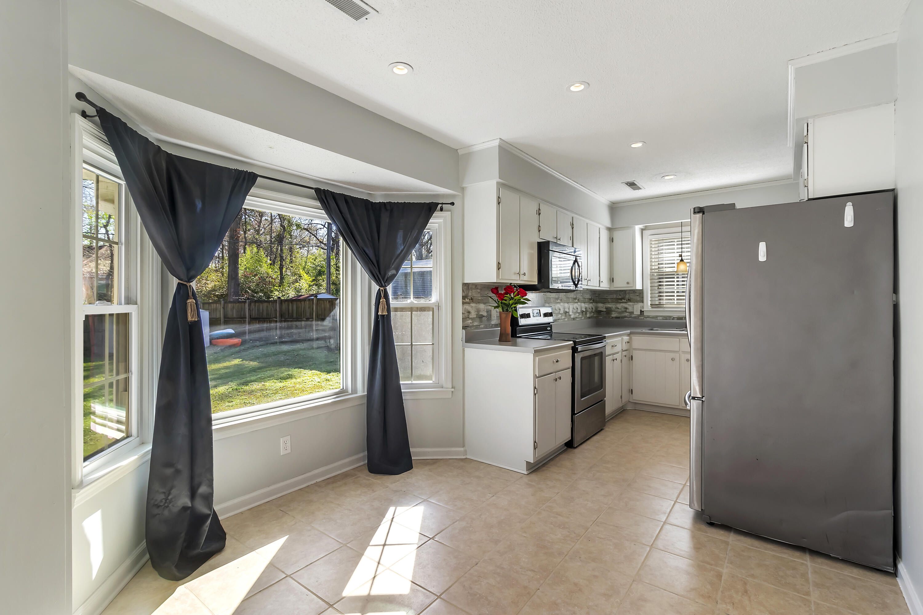 111 Tall Pines Road Ladson, SC 29456 - Photo 13 of 25 111 Tall Pines kitchennook