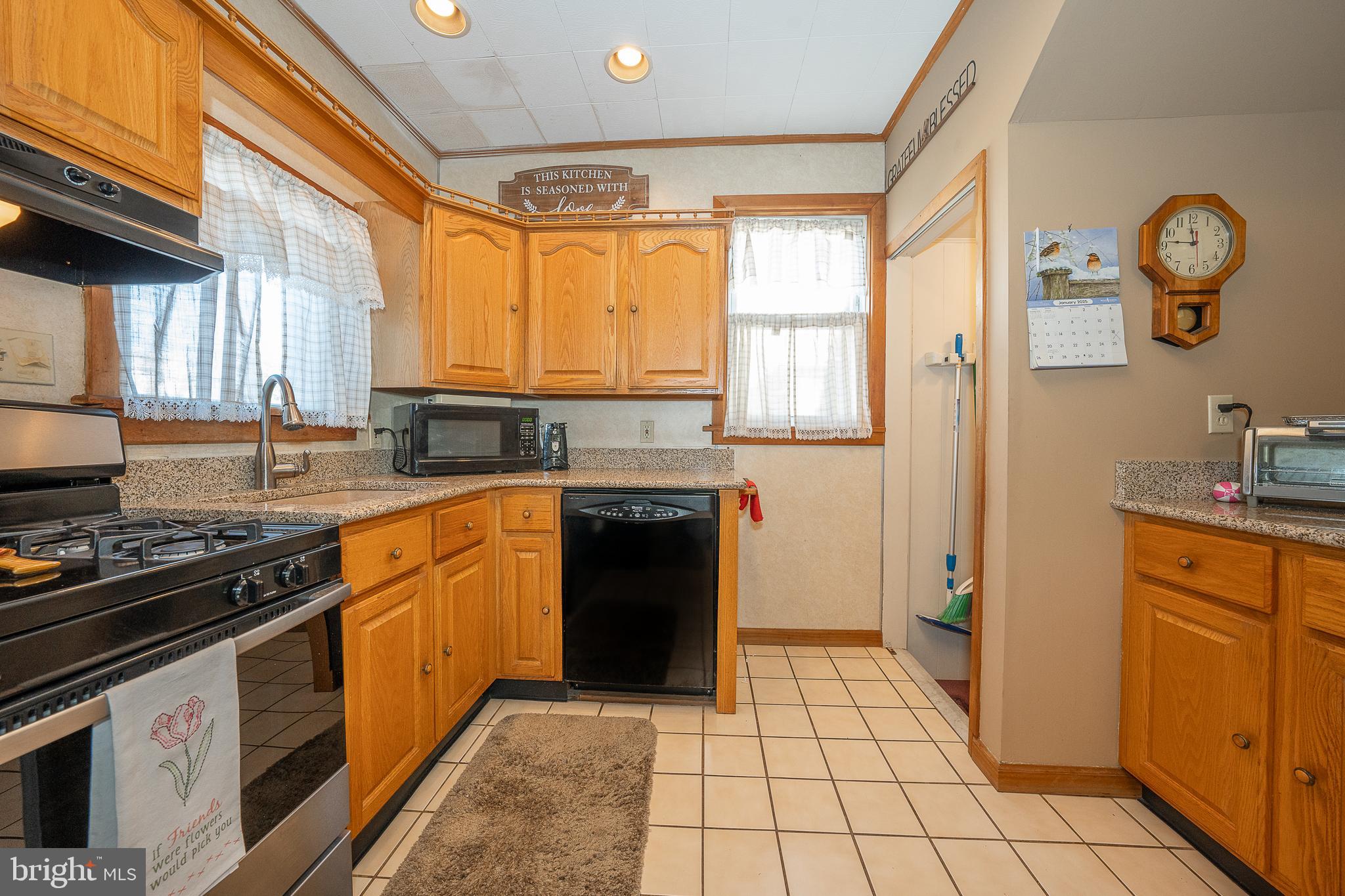 312 Powell Road Springfield, PA 19064 - Photo 12 of 37 Kitchen