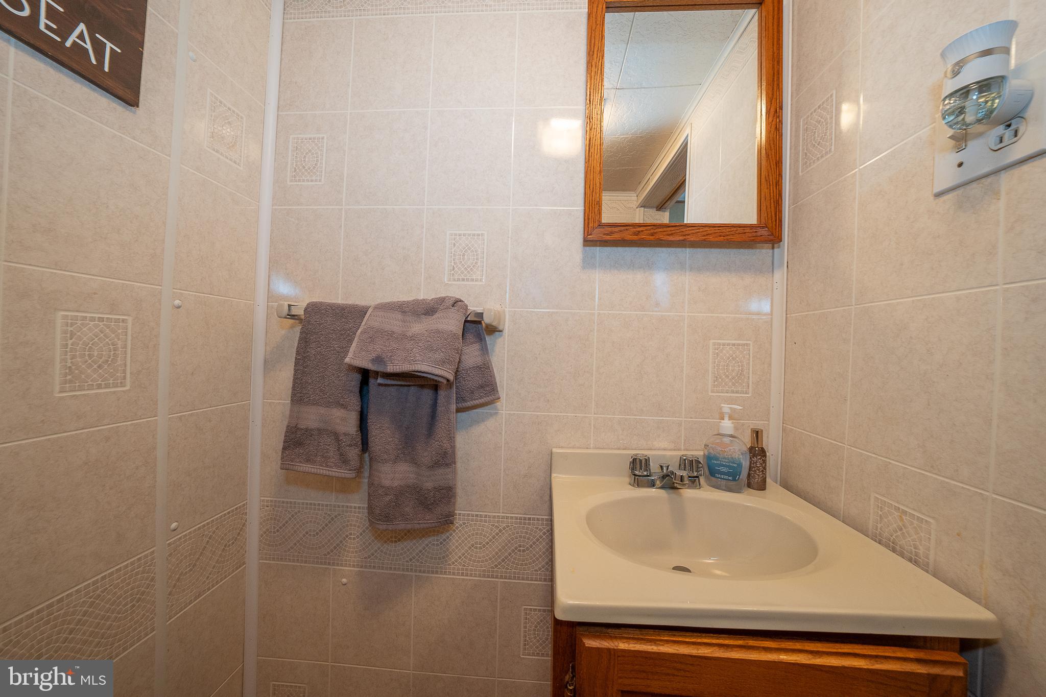 312 Powell Road Springfield, PA 19064 - Photo 30 of 37 Powder Room