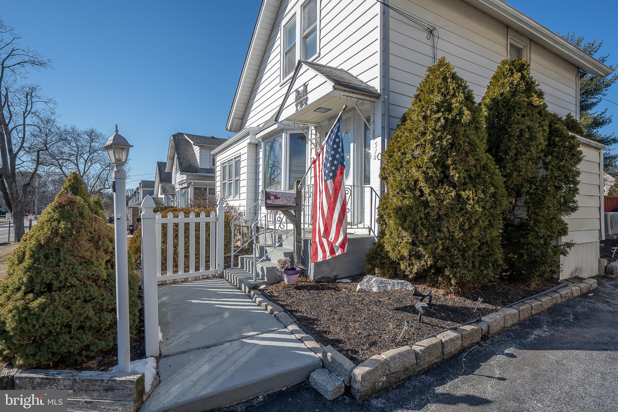 312 Powell Road Springfield, PA 19064 - Photo 3 of 37