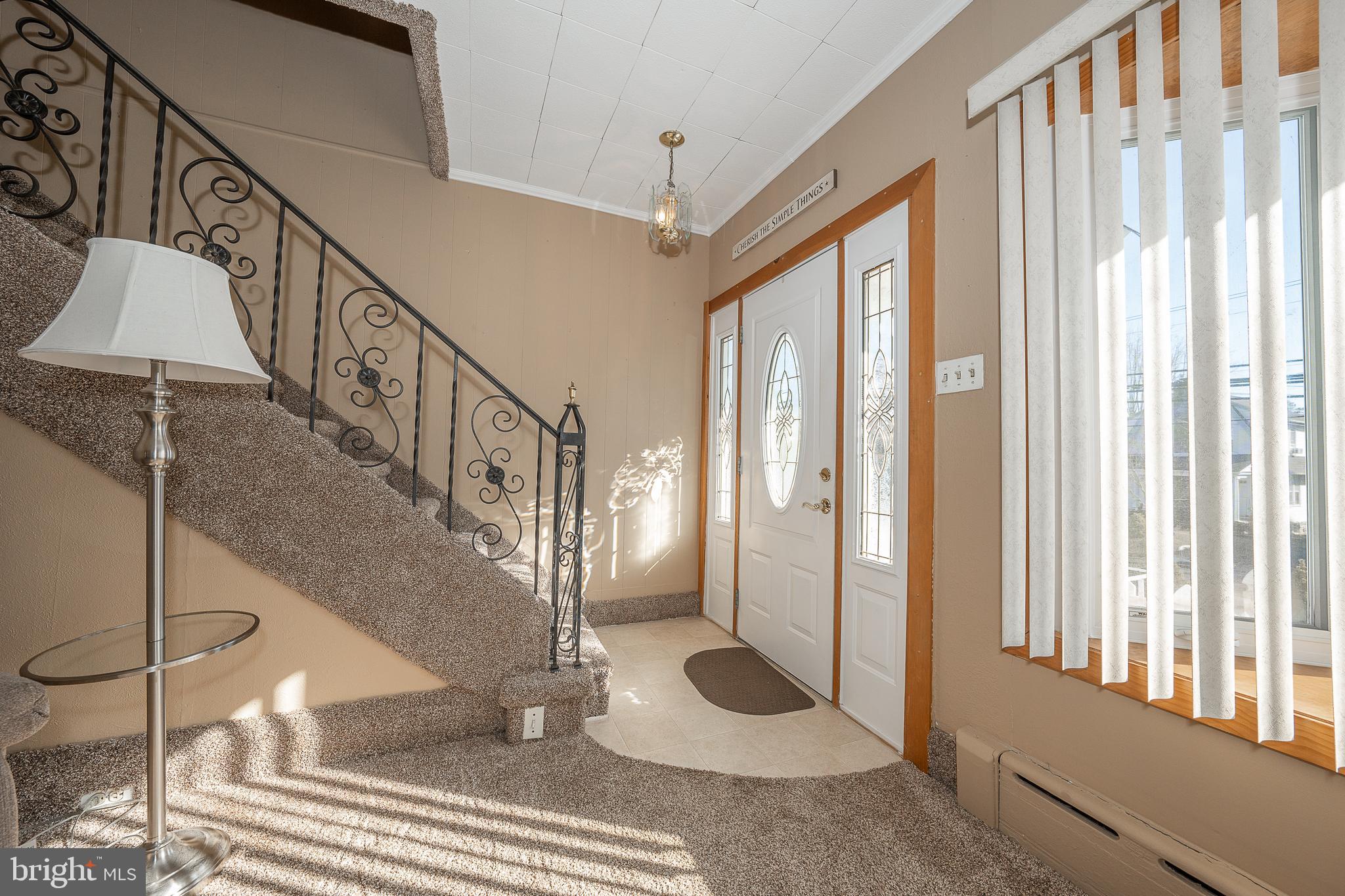 312 Powell Road Springfield, PA 19064 - Photo 4 of 37