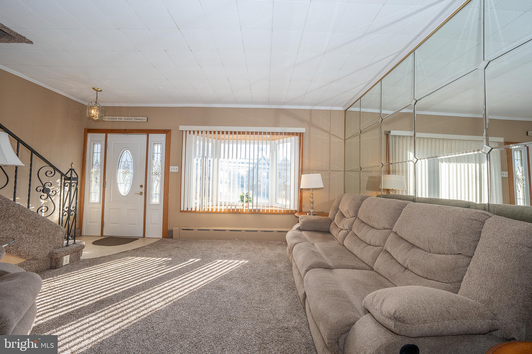 312 Powell Road Springfield, PA 19064 - Photo 5 of 37 Living Room