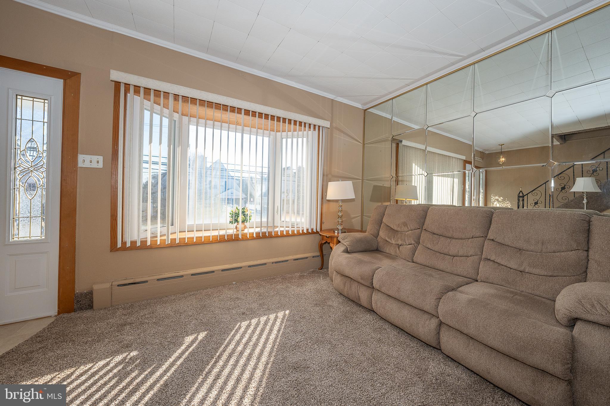 312 Powell Road Springfield, PA 19064 - Photo 7 of 37 Living Room