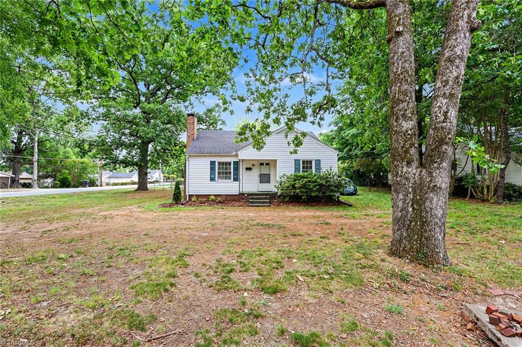 2201 Edgewood Drive High Point, NC 27262 - Photo 12 of 28