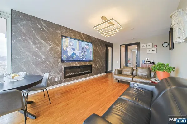$785,000 | 612 Hudson Park, Unit 612, Edgewater, NJ 07020