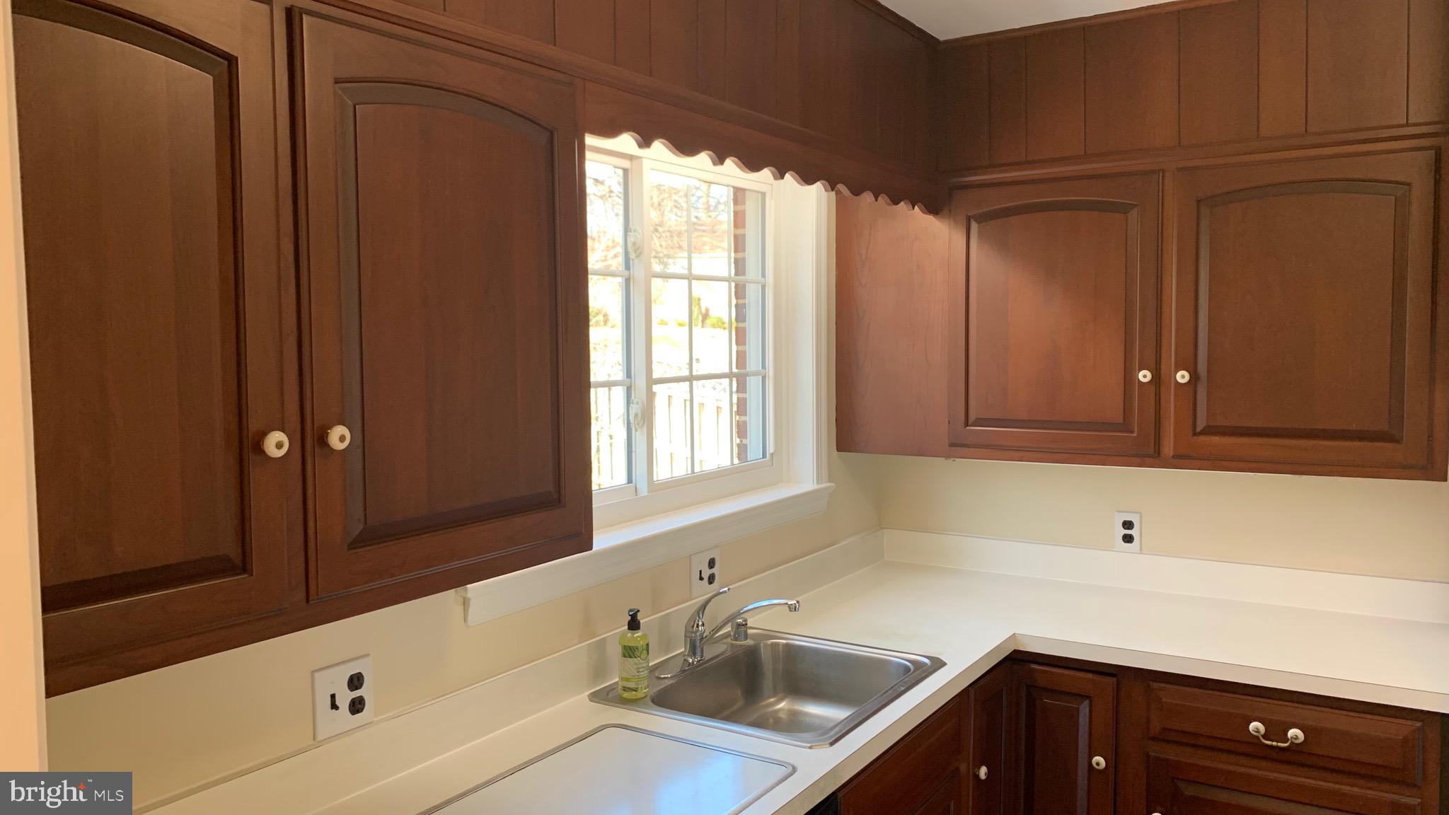5400 Atlee Place Springfield, VA 22151 - Photo 23 of 60 Lots of counter space