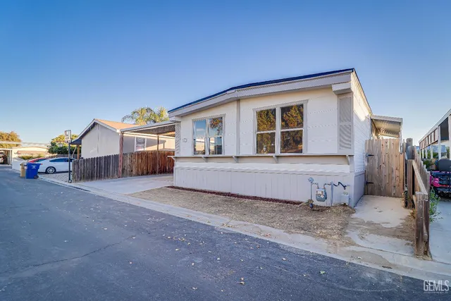 a house view with a outdoor space