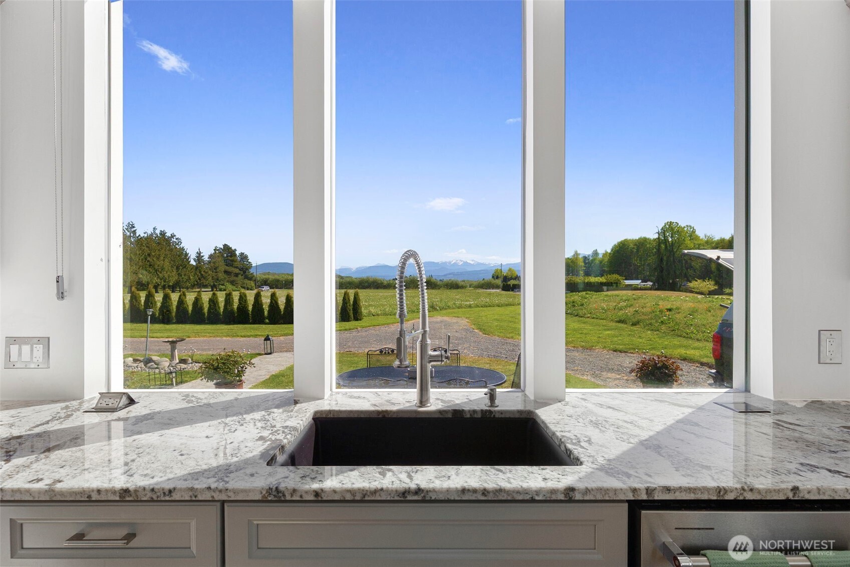 93 Buttercup Lane Sequim, WA 98382 - Photo 7 of 36
