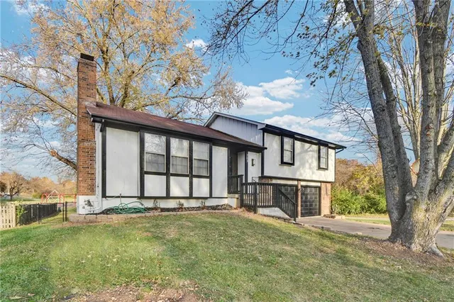 $320,000 | 203 Southeast Winburn Trail, Lee's Summit, MO 64063