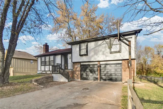 $320,000 | 203 Southeast Winburn Trail, Lee's Summit, MO 64063