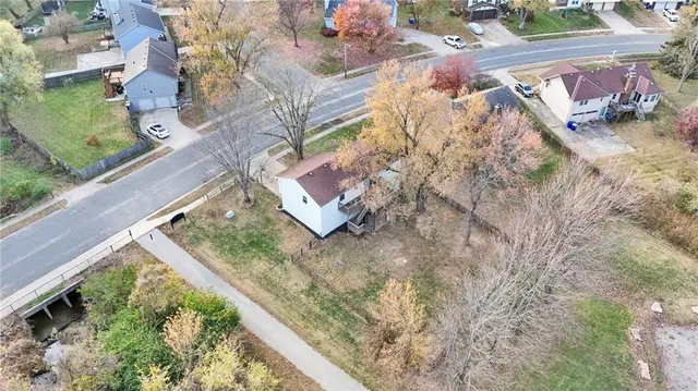 $320,000 | 203 Southeast Winburn Trail, Lee's Summit, MO 64063