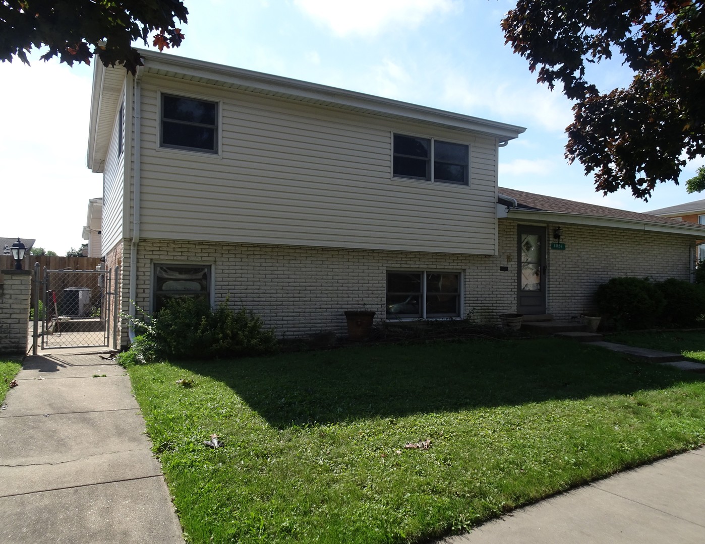 6024 Marshall Avenue Chicago Ridge, IL 60415 - Photo 3 of 39 Gallery Image 3