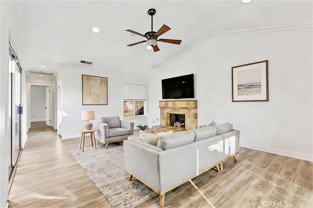 3159 Wickham Drive Riverside, CA 92503 - Photo 4 of 23 Virtually staged living room