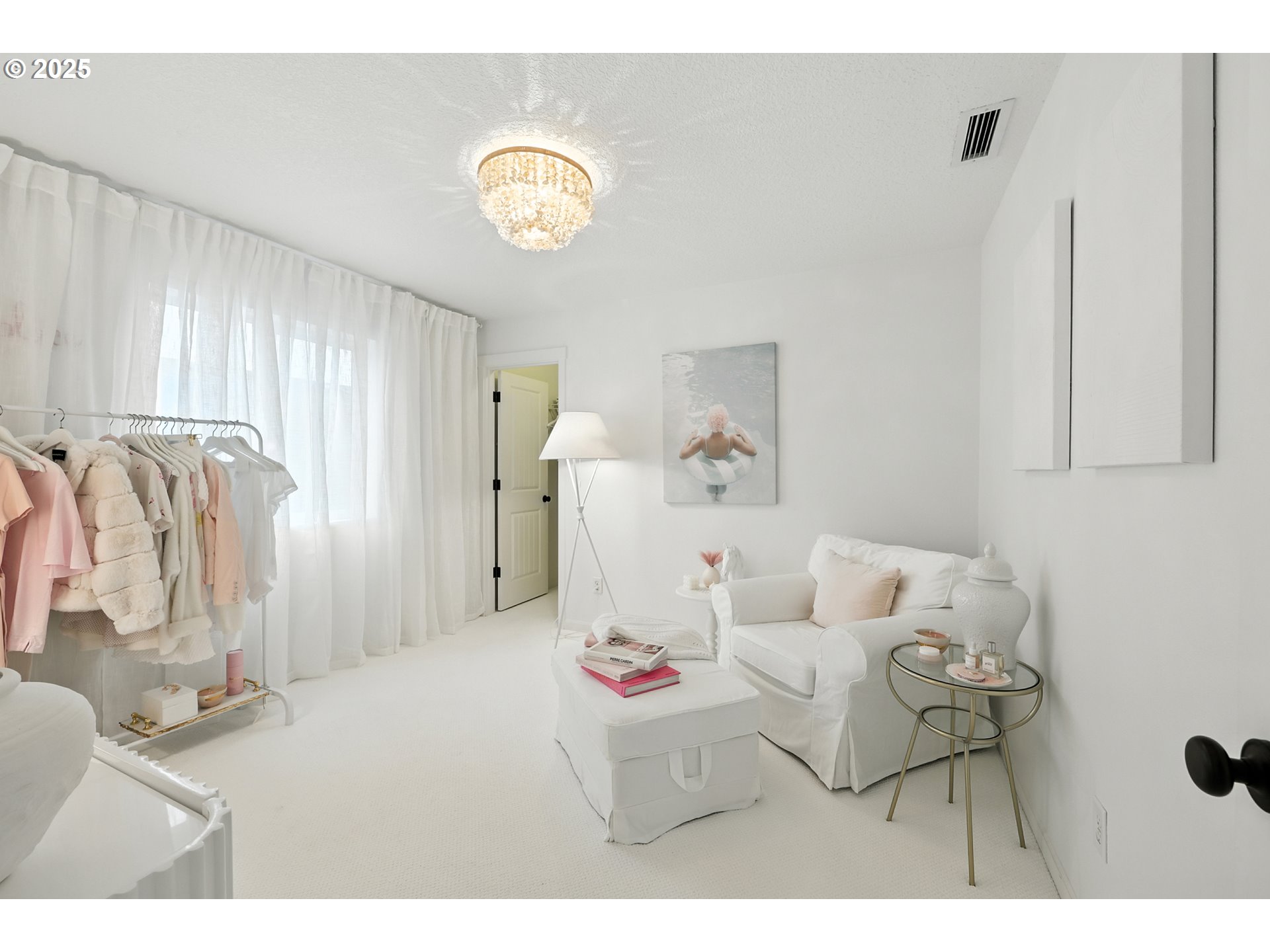 2210 South White Salmon Drive Ridgefield, WA 98642 - Photo 38 of 45 a living room with furniture and a table