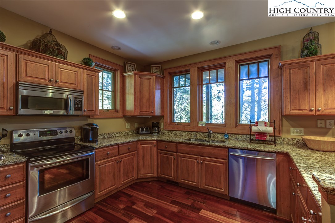 176 Copper Hills Boone, NC 28607 - Photo 10 of 35 Gallery Image 10