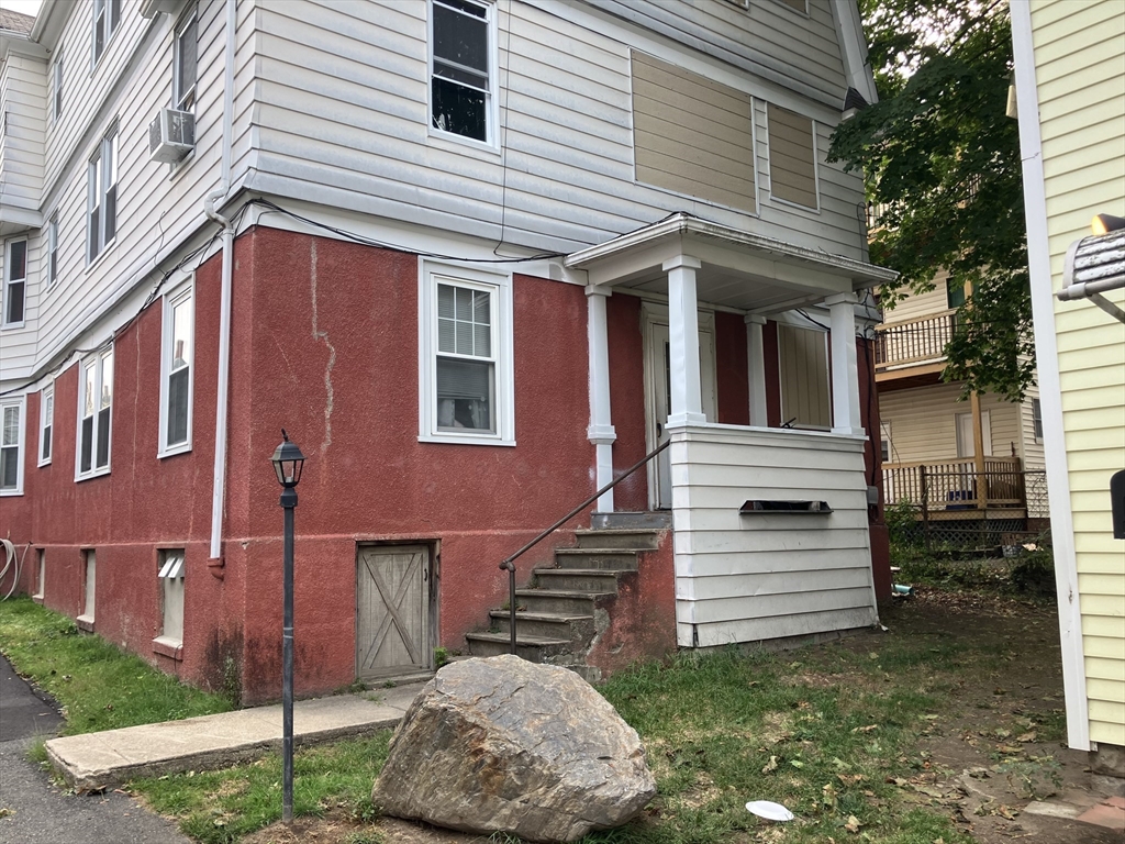 6 Oliver Street Worcester, MA 01603 - Photo 3 of 41 Gallery Image 3