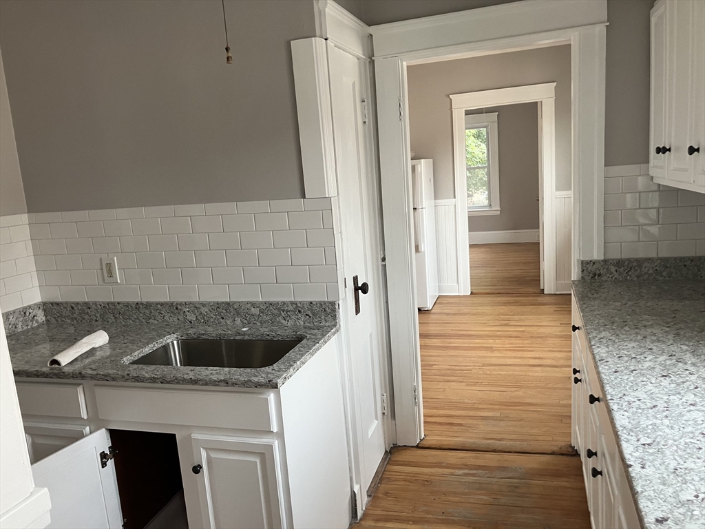 6 Oliver Street Worcester, MA 01603 - Photo 10 of 41 Gallery Image 10