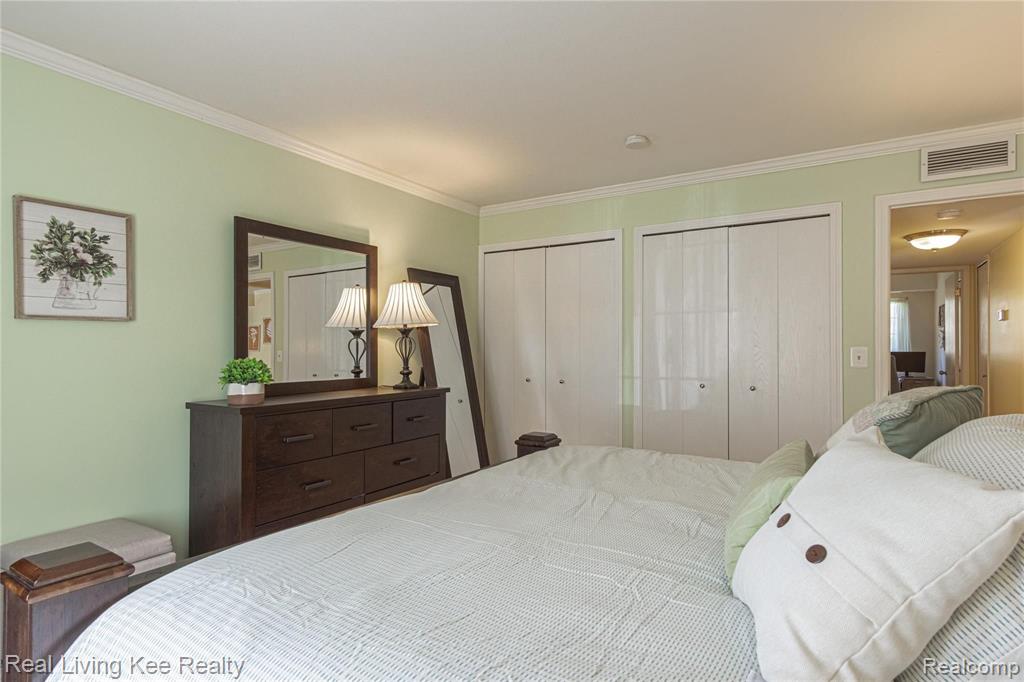 1853 Meadow Dale Court Rochester Hills, MI 48309 - Photo 21 of 43