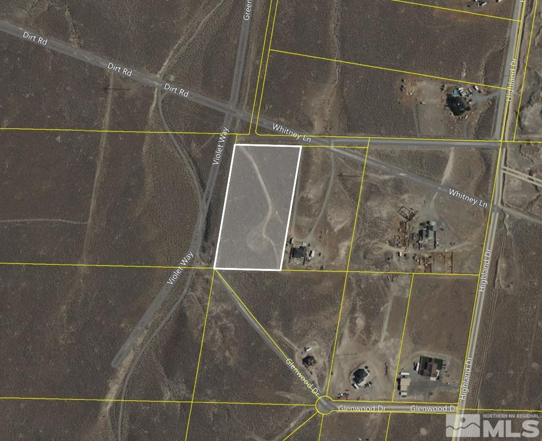 4305 Whitney Lane Fernley, NV 89408 - Photo 4 of 6 a bathroom with a shower