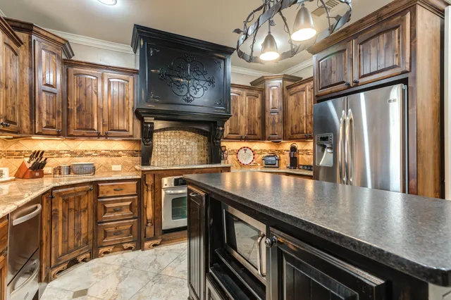 $489,999 | 8 Tuscan Villas Circle, Lubbock, TX 79423