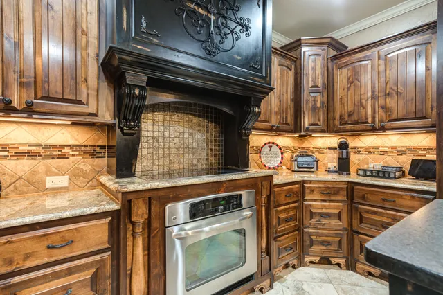 $489,999 | 8 Tuscan Villas Circle, Lubbock, TX 79423