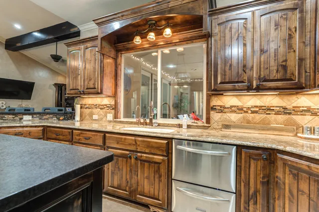 $489,999 | 8 Tuscan Villas Circle, Lubbock, TX 79423