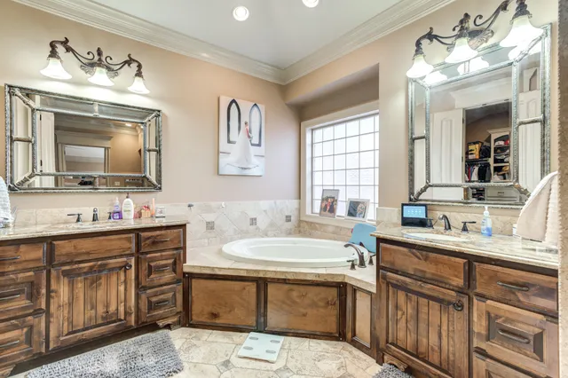 $489,999 | 8 Tuscan Villas Circle, Lubbock, TX 79423