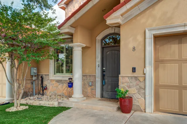 $489,999 | 8 Tuscan Villas Circle, Lubbock, TX 79423